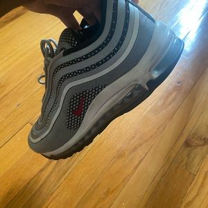 Nike air max price is final trades are accepted